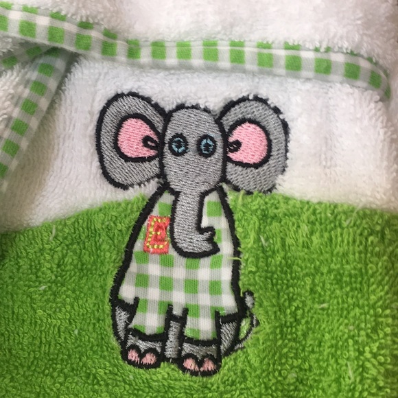 Baby rode with elephant and bird appliqué - Picture 3 of 4